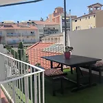 Centric 100m From The Apartment